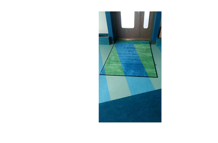 Elis paklājs pieskaņots grīdai